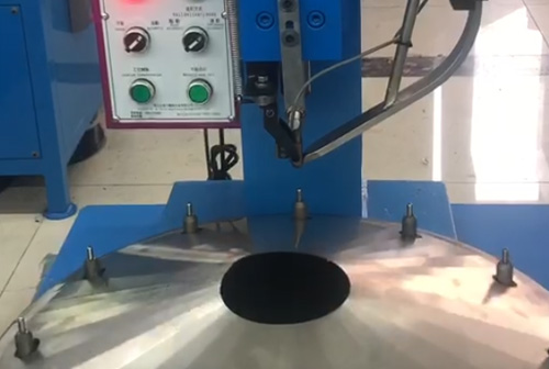 2023-3-10 什么是鉚釘機(jī)的實(shí)心鉚釘？實(shí)心鉚釘?shù)膽?yīng)用范圍有哪些？.jpg